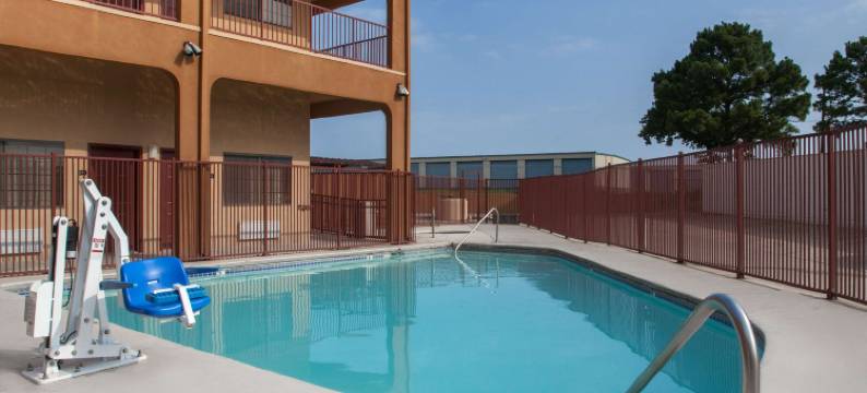 巴斯特罗普速8酒店(Super 8 by Wyndham Bastrop TX)图片