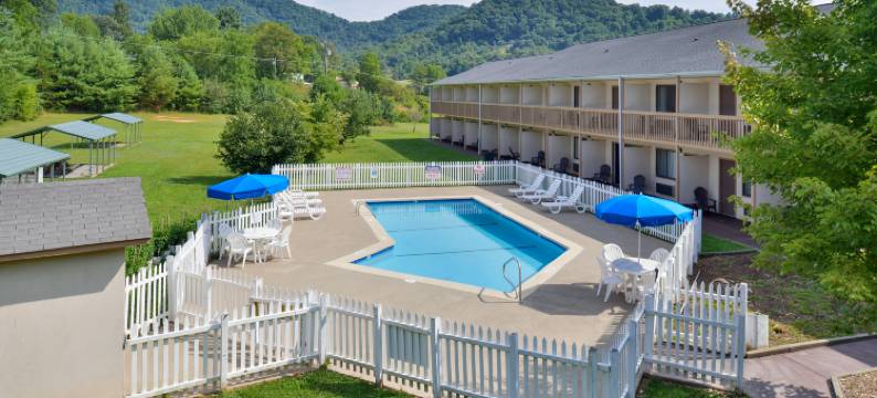 坎顿美洲最佳价值酒店(Americas Best Value Inn Canton)图片