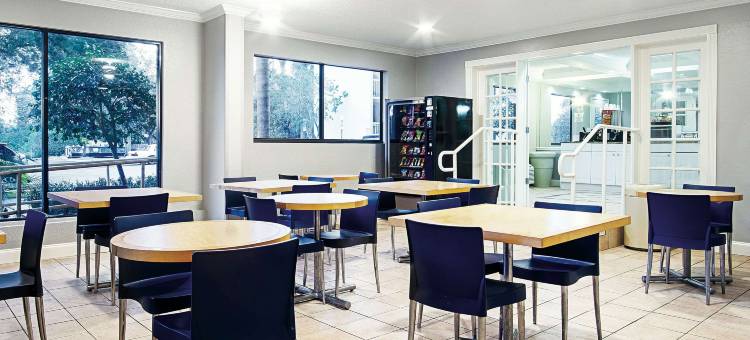 西棕榈滩-佛罗里达州收费公路拉昆塔温德姆酒店(La Quinta Inn by Wyndham West Palm Beach - Florida Turnpike)图片