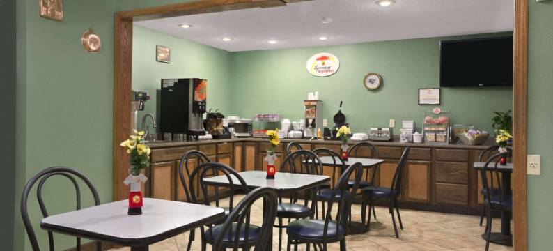 拉塞尔维尔速8酒店(Super 8 by Wyndham Russellville)图片