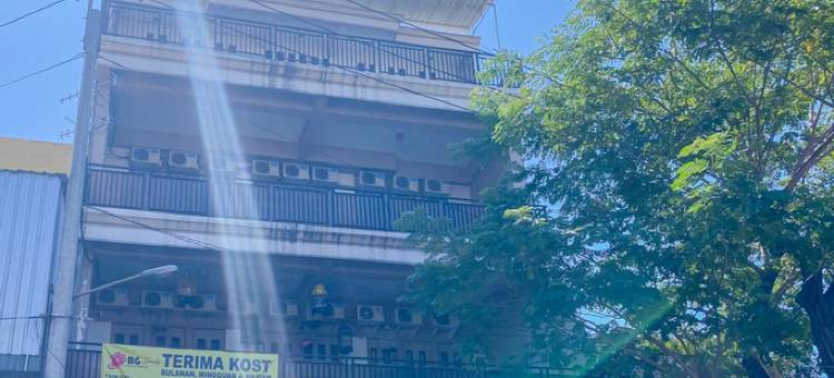 塔曼弗洛拉附近瑞德多兹酒店(RedDoorz Near Taman Flora)图片