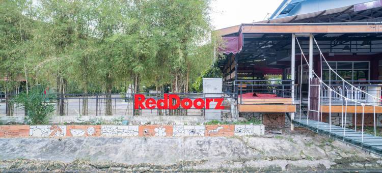 RedDoorz Plus Syariah at Lotus Hotel Bojonegoro图片