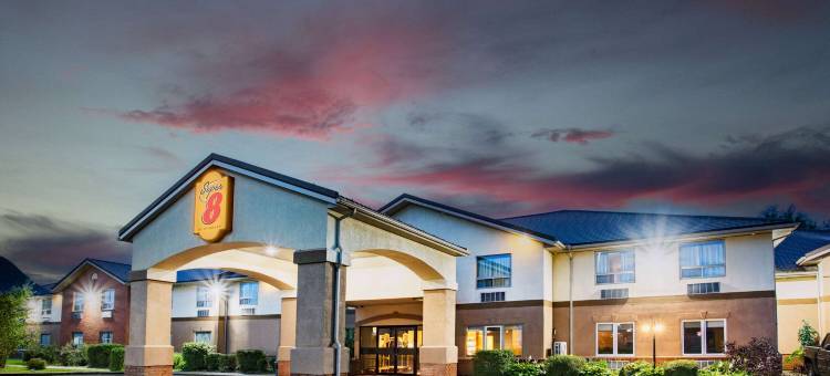 康沃尔速8酒店(Super 8 by Wyndham Cornwall on)图片