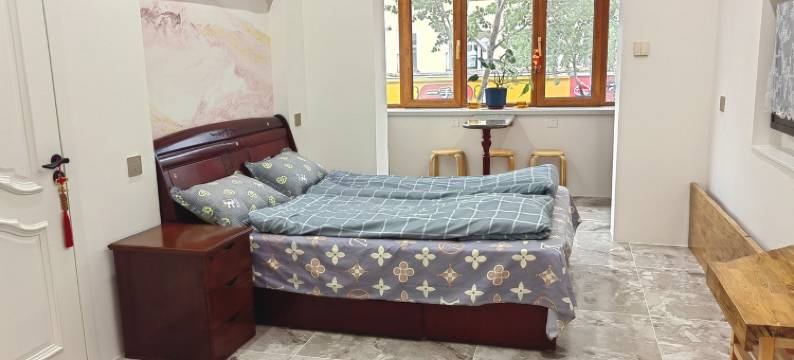 小潘家中央大街特色民宿(通江街分店)图片