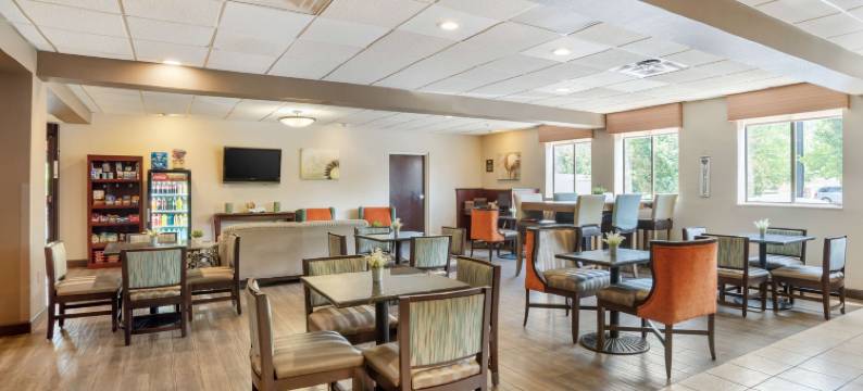 橡树山贝斯特韦斯特优质旅馆(Best Western Plus Oak Mountain Inn)图片