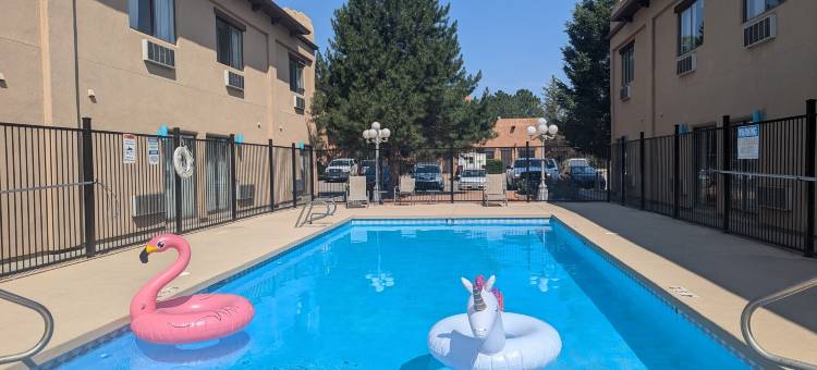 萨奇布拉希套房酒店(Sagebrush Inn & Suites)图片