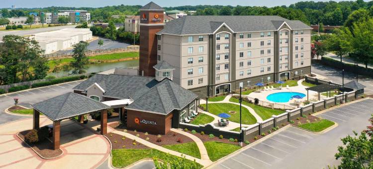 格林斯伯勒拉昆塔温德姆套房酒店(La Quinta Inn & Suites by Wyndham Greensboro NC)图片