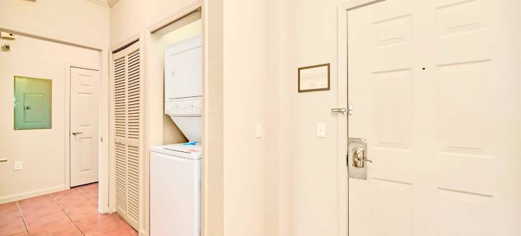 Modern 2BR Condo - with Pool & Hot Tub!图片