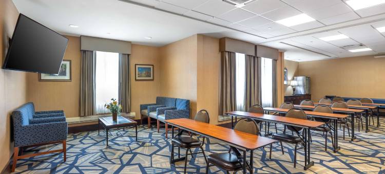 大学园区贝斯特韦斯特优质套房酒店(Best Western Plus University Park Inn  Suites)图片