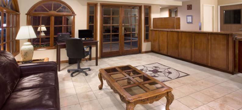 科斯塔梅萨纽波特海滩哈仙达Travelodge by Wyndham酒店(Travelodge by Wyndham Costa Mesa Newport Beach Hacienda)图片