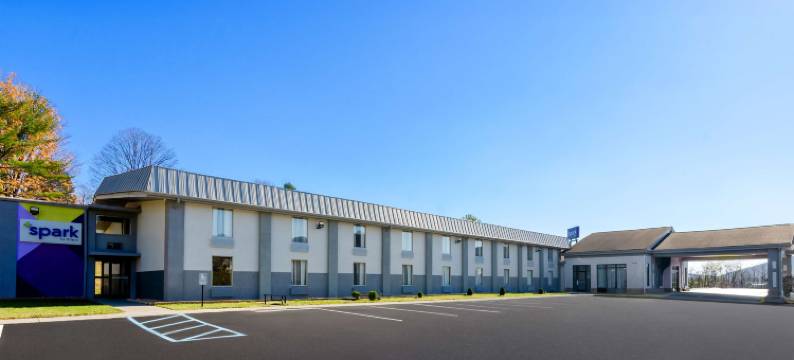 罗阿诺克北部戴尔维尔希尔顿Spark酒店(Spark by Hilton Daleville Roanoke North)图片