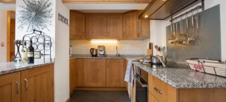 Apt Clusettes 1-Min Walk to Ski + Parking & WiFi - Happy Rentals图片