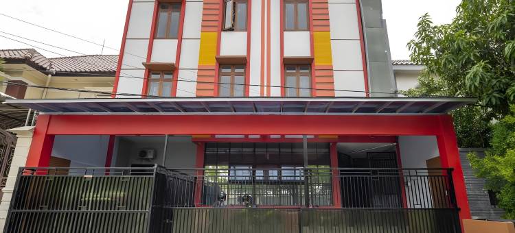 红多兹酒店@泗水耶穆尔萨利2号(RedDoorz @ Jemursari Surabaya 2)图片
