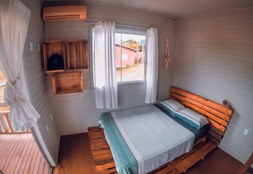 Franca's House - Piscina - Praia do Rosa Hotel Overview