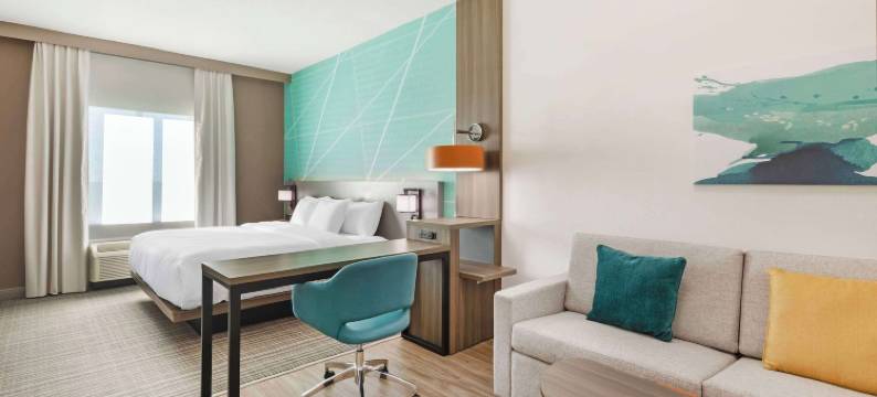 舒适套房酒店泰特斯维尔靠近肯尼迪航天中心(Comfort Suites Titusville Near Kennedy Space Center)图片