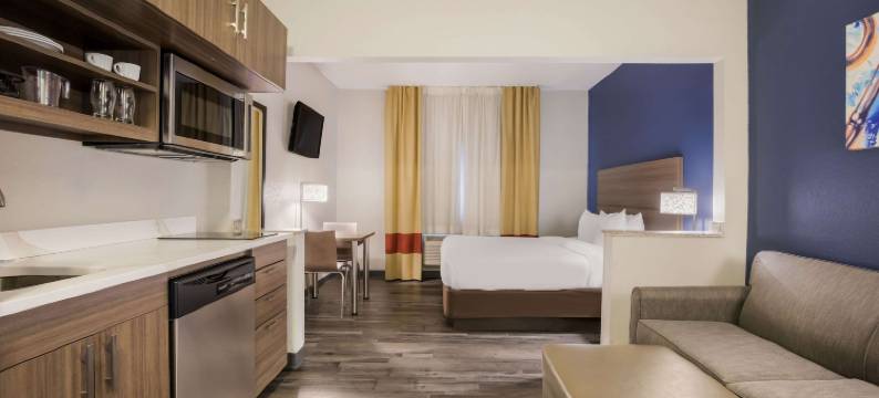 乔利埃特 I-80 美茵斯坦套房酒店(MainStay Suites Joliet I-80)图片