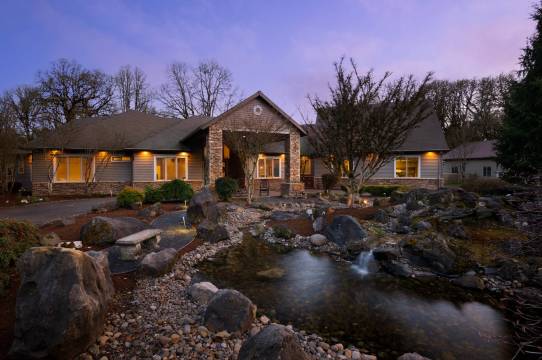 Gorgeous Two Acre Estate with Indoor Basketball Court - Exquisite Retreat