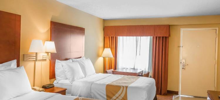 卡莱拉I-65出口231号凯艺酒店(Quality Inn Calera I-65 Exit 231)图片