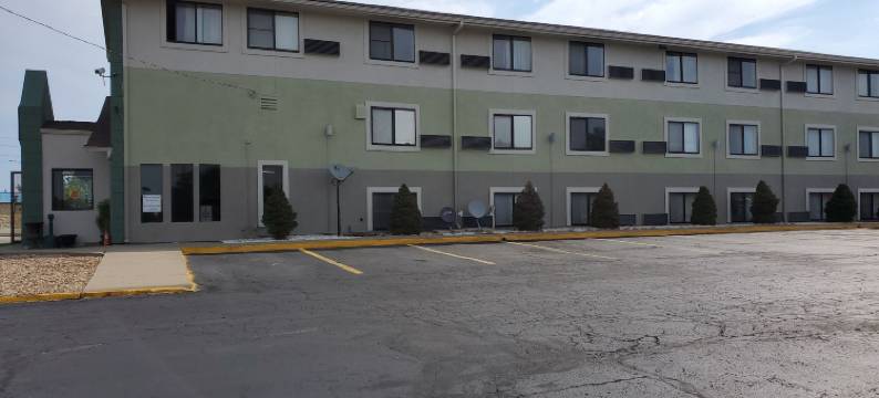 堪萨斯城巴里路-机场速8酒店(Super 8 by Wyndham Kansas City at Barry Road/Airport)图片