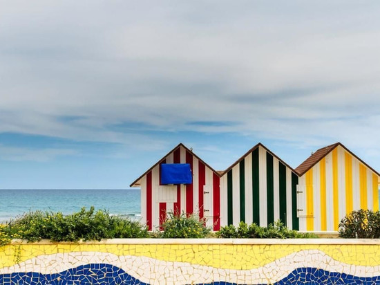 卡萨阿利坎特阿尔韦罗拉希尔顿格芮精选酒店