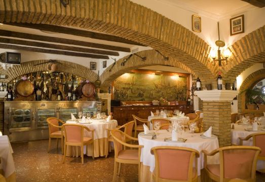 La Cueva Park Hotel Overview