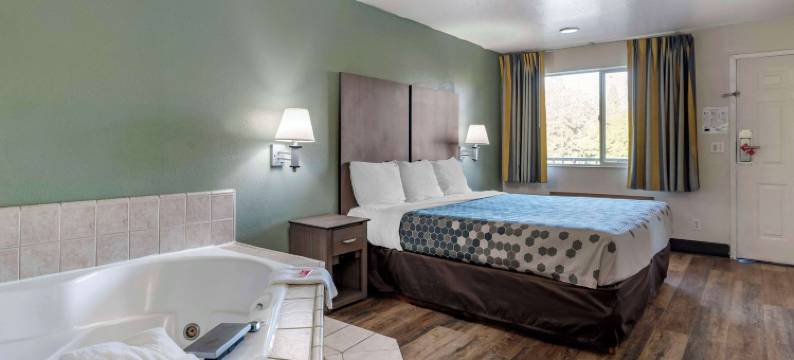 波特兰机场伊克诺旅馆(Econo Lodge Portland Airport)图片