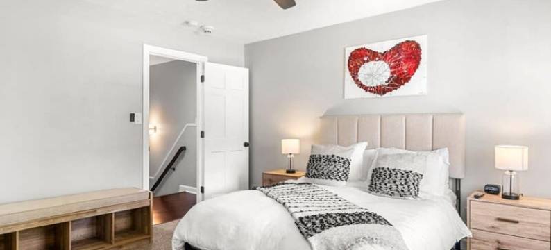 带私人游泳池，篮球场和网球场的豪宅(Mansion with Private Pool Bsktball Tennis Courts)图片