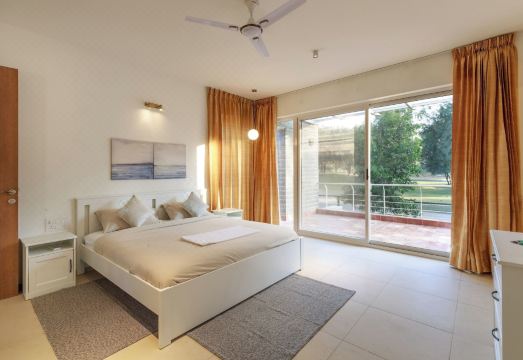 Golf View Home by Stayjade Hotel Overview