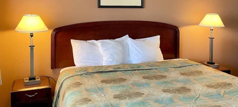 雷德布拉夫旅馆(Red Bluff Inn)图片