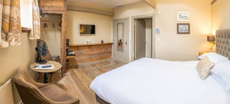 南哈丁白鹿旅馆(The White Hart, South Harting)图片