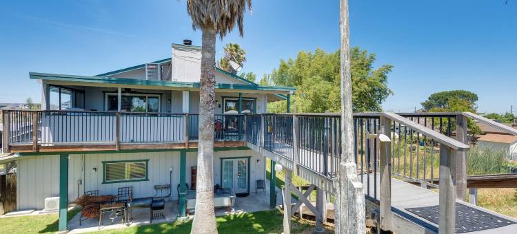 河滨Bethel岛之家，配有码头和滑道(Waterfront Bethel Island Home w/ Dock & Slip)图片