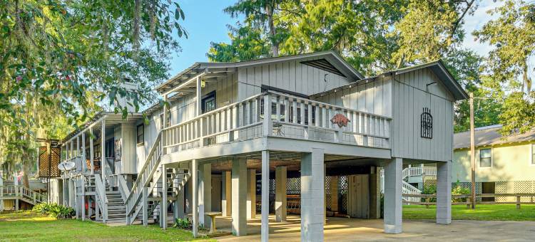 卡纳克湖畔之家：甲板、烧烤架和火坑(Lakefront Home: Deck, Grills & Fire Pit in Karnack)图片