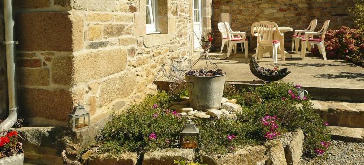 Stone House in Brittany near the Sea图片