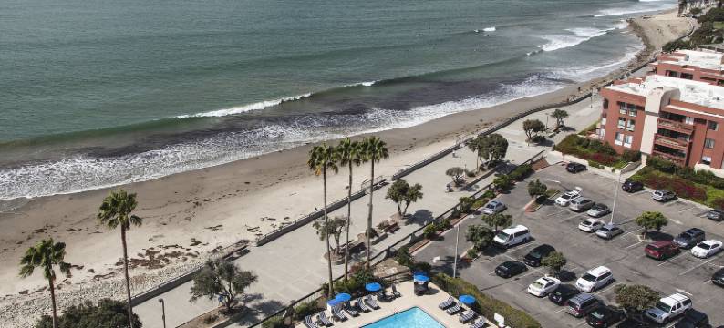 Crowne Plaza 本图拉沙滩(Crowne Plaza VENTURA BEACH by IHG)图片