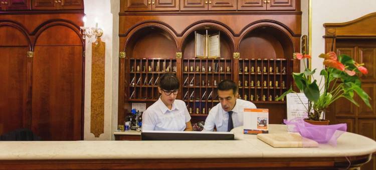 马里亚诺IV皇宫酒店(Mariano IV Palace Hotel)图片