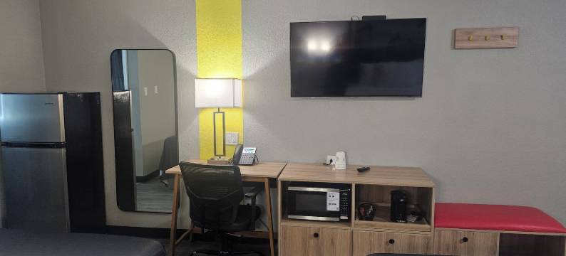 温德姆霍布斯速8酒店(Super 8 by Wyndham Hobbs)图片