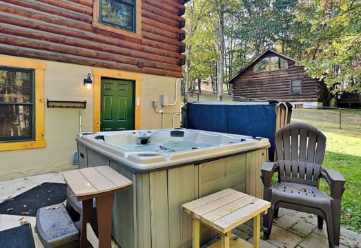 Bear Paws Hotel Overview