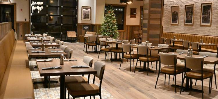 威斯康星酒店及会议中心(The Wisconsin Hotels & Conference Center)图片