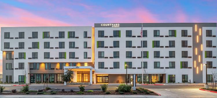 万豪万怡酒店伍德兰德(Courtyard by Marriott Woodland)图片