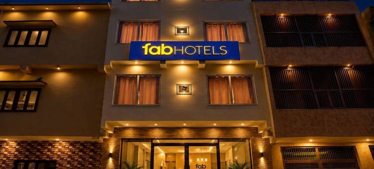 FabHotel Shivangan - 距离班克比哈里庙200米，弗林达文(FabHotel Shivangan - 200M from Banke Bihari Temple, Vrindavan)图片