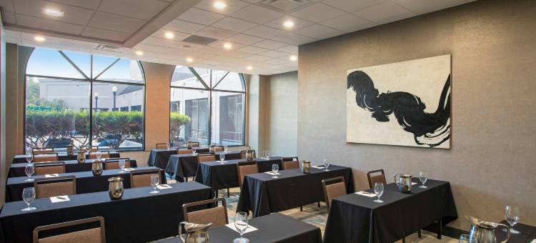 哥伦布喜来登套房酒店(Sheraton Suites Columbus Worthington)图片