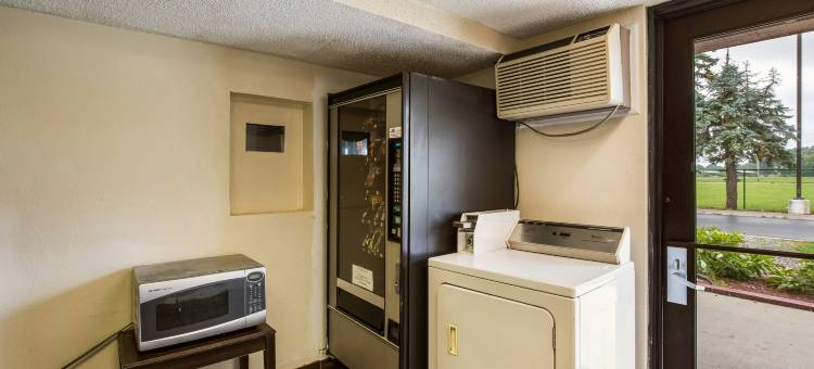 红顶酒店-萨吉诺-弗兰肯默斯(Red Roof Inn Saginaw - Frankenmuth)图片