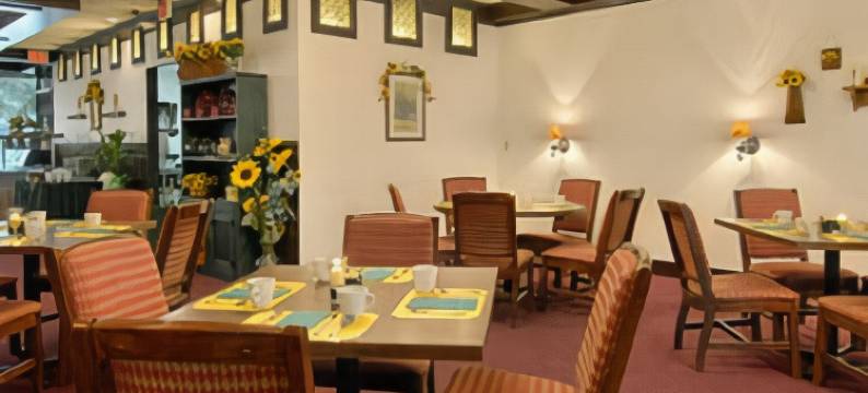 艾伯特利华美达酒店(Ramada by Wyndham Albert Lea)图片