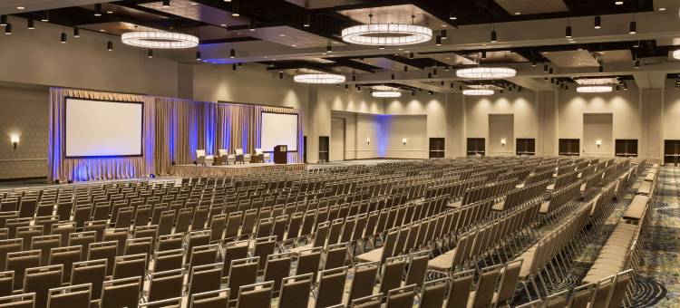 登顿会议中心希尔顿安泊套房酒店(Embassy Suites Denton Convention Center)图片