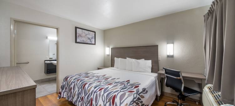 圣安东尼奥东红屋顶酒店 - 弗罗斯特银行中心(Red Roof Inn San Antonio E - Frost Bank Center)图片