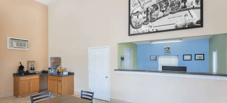 温德姆速8酒店-金斯兰I-95/海军基地区(Super 8 by Wyndham Kingsland I-95/Naval Base Area)图片