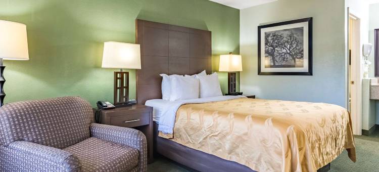 哥伦布品质酒店靠近摩尔堡(Quality Inn Columbus Near Fort Benning)图片