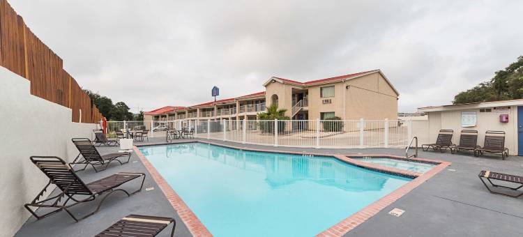 圣安东尼奥6号汽车旅馆 - 嘉年华步道(Motel 6 San Antonio, TX - Fiesta Trails)图片