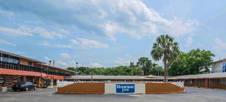 温特黑文湖泊群罗德威套房旅馆(Rodeway Inn & Suites Winter Haven Chain of Lakes)图片