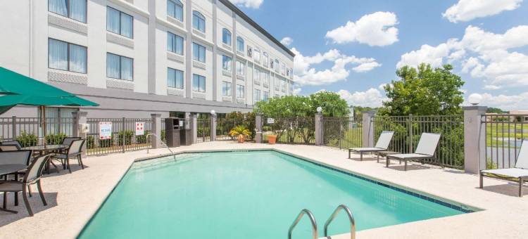 萨凡纳/普勒蔚景温德姆酒店(Wingate by Wyndham Savannah/Pooler)图片